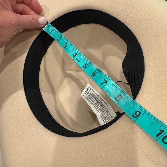 Beige Hat with Red white & Blue Bandana-get festival ready❤️🤍💙 great anytime❤️🤍💙 - Picture 8 of 9